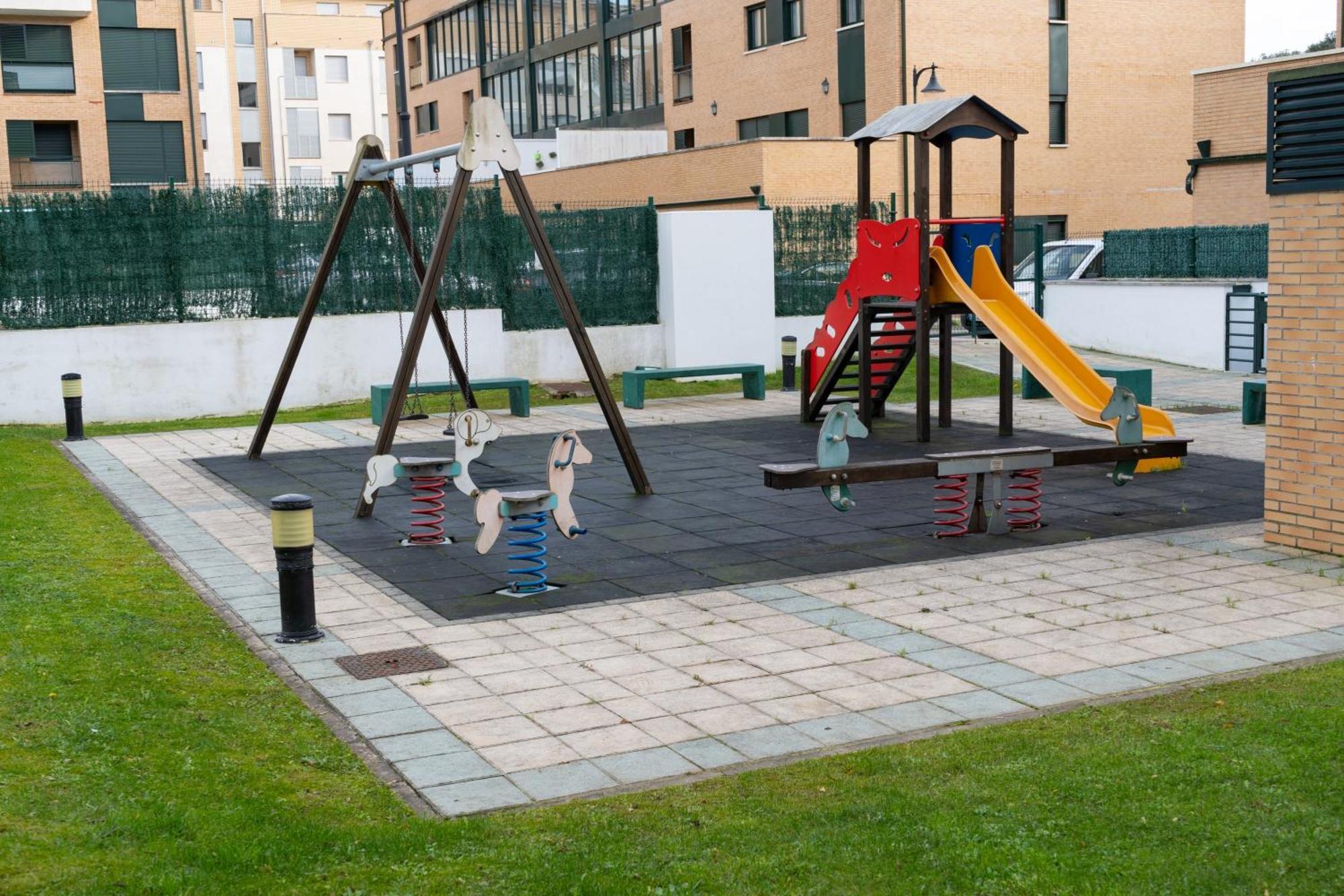 Tarantino, Apartamento Con Piscina, Playa A 3 Km Vut-2505-As 利亚内斯 外观 照片