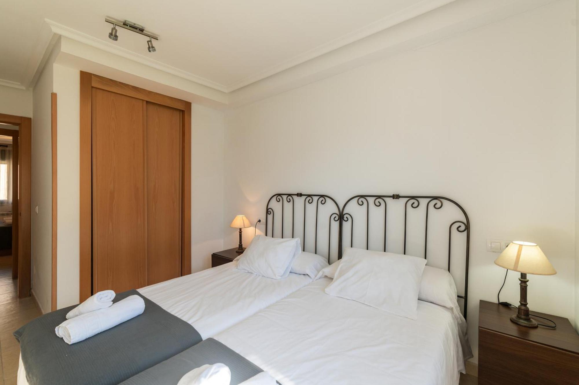Tarantino, Apartamento Con Piscina, Playa A 3 Km Vut-2505-As 利亚内斯 外观 照片
